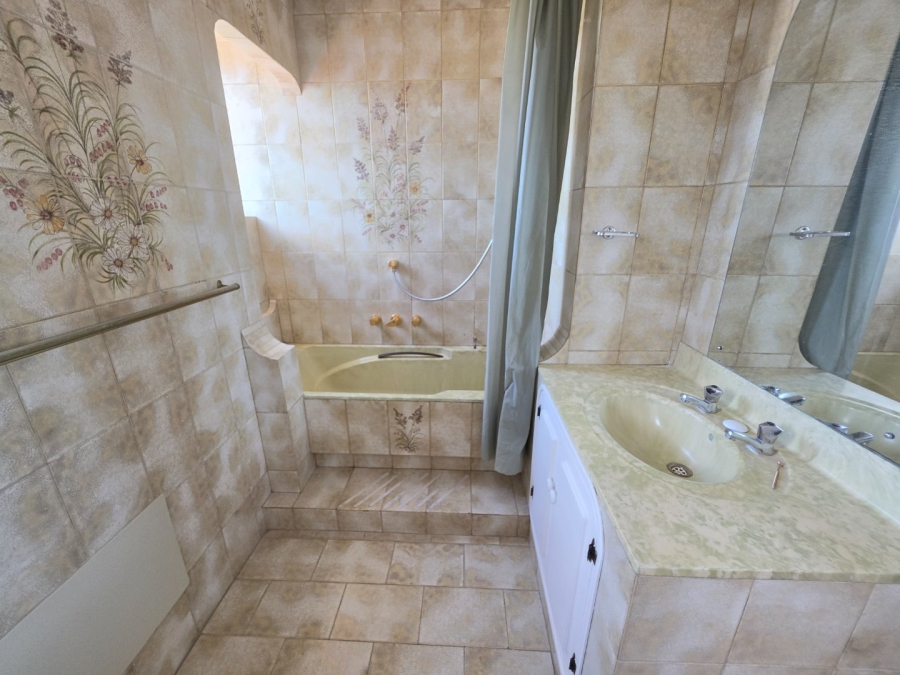 To Let 2 Bedroom Property for Rent in Essenwood KwaZulu-Natal