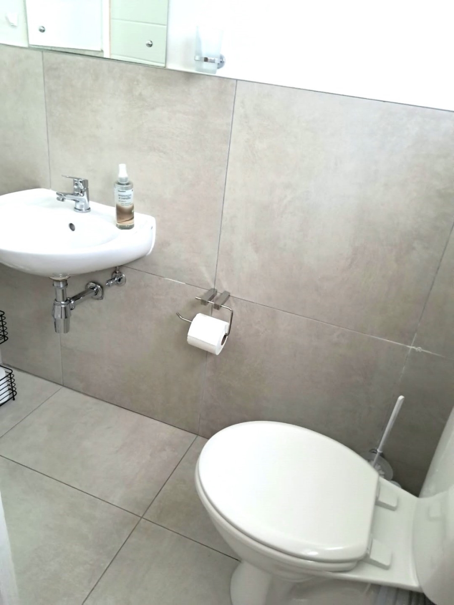 To Let 2 Bedroom Property for Rent in Kloof KwaZulu-Natal
