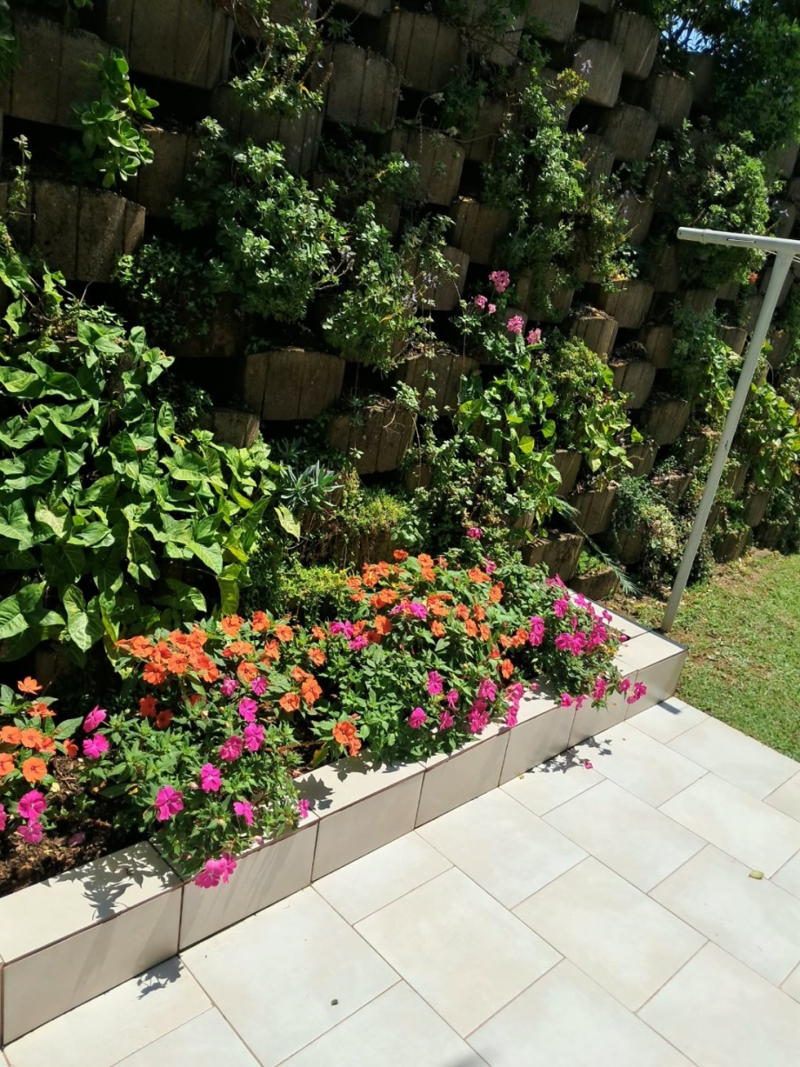 To Let 2 Bedroom Property for Rent in Kloof KwaZulu-Natal