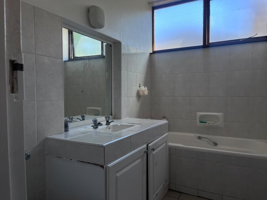 2 Bedroom Property for Sale in Westridge KwaZulu-Natal