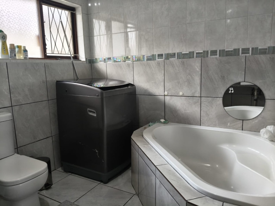 3 Bedroom Property for Sale in Sunwich Port KwaZulu-Natal