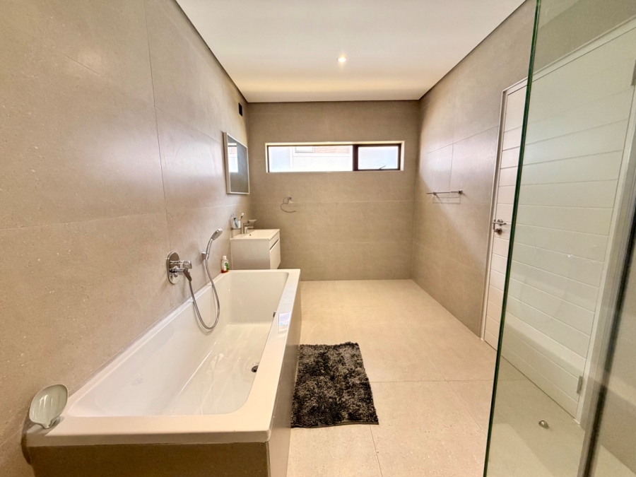 4 Bedroom Property for Sale in Izinga KwaZulu-Natal
