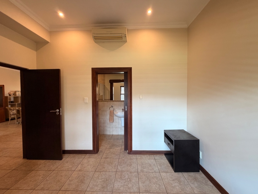 To Let 2 Bedroom Property for Rent in Umhlanga KwaZulu-Natal