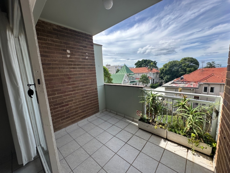 To Let  Bedroom Property for Rent in Windermere KwaZulu-Natal