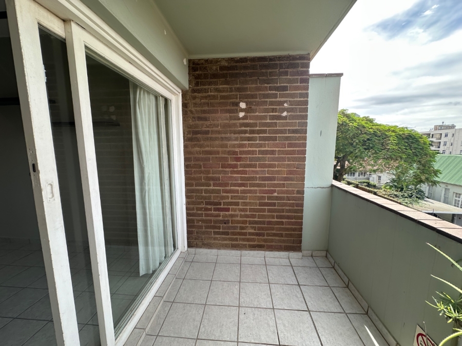 To Let  Bedroom Property for Rent in Windermere KwaZulu-Natal
