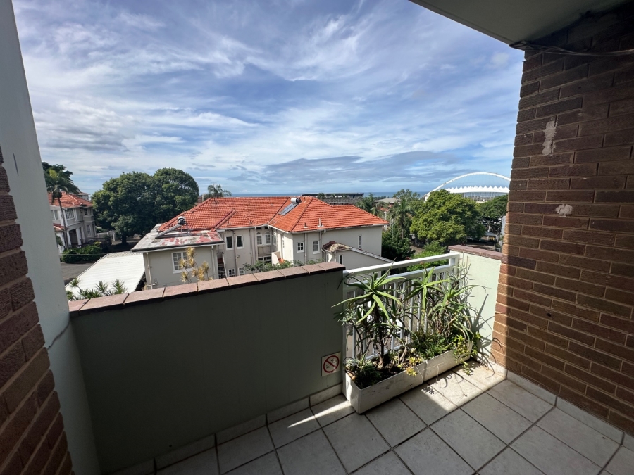 To Let  Bedroom Property for Rent in Windermere KwaZulu-Natal