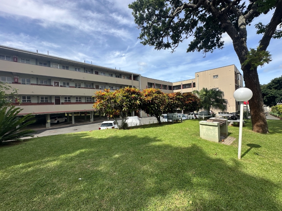 To Let  Bedroom Property for Rent in Windermere KwaZulu-Natal