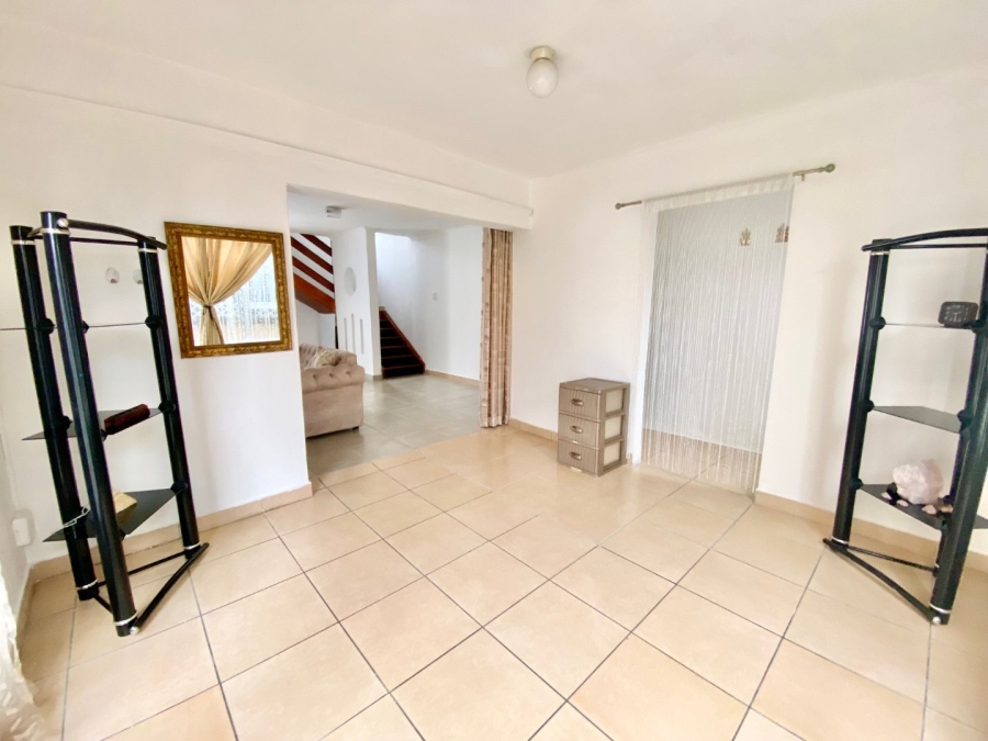 2 Bedroom Property for Sale in La Mercy KwaZulu-Natal