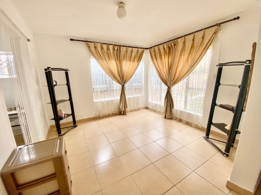 2 Bedroom Property for Sale in La Mercy KwaZulu-Natal