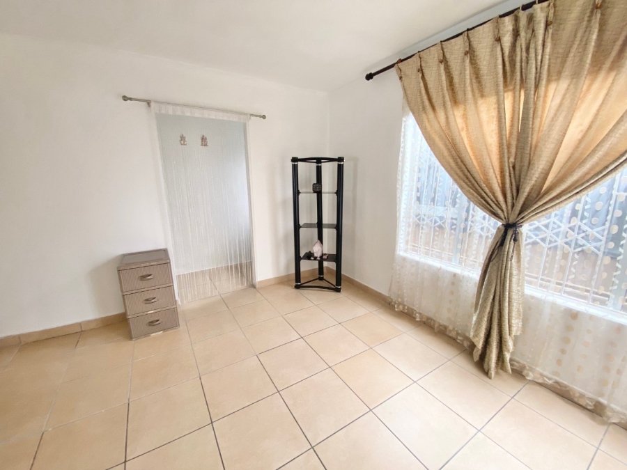 2 Bedroom Property for Sale in La Mercy KwaZulu-Natal