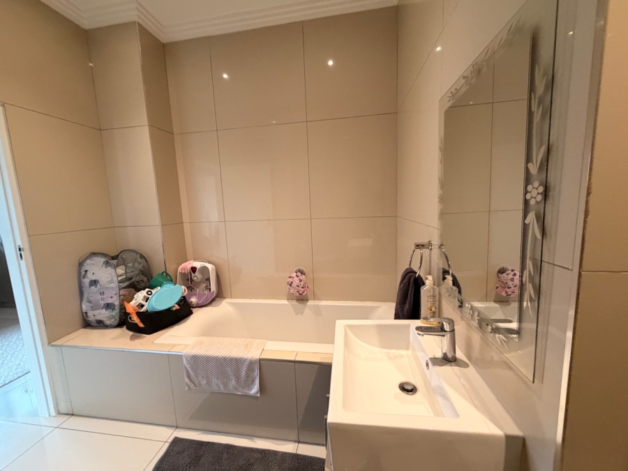 3 Bedroom Property for Sale in Izinga KwaZulu-Natal