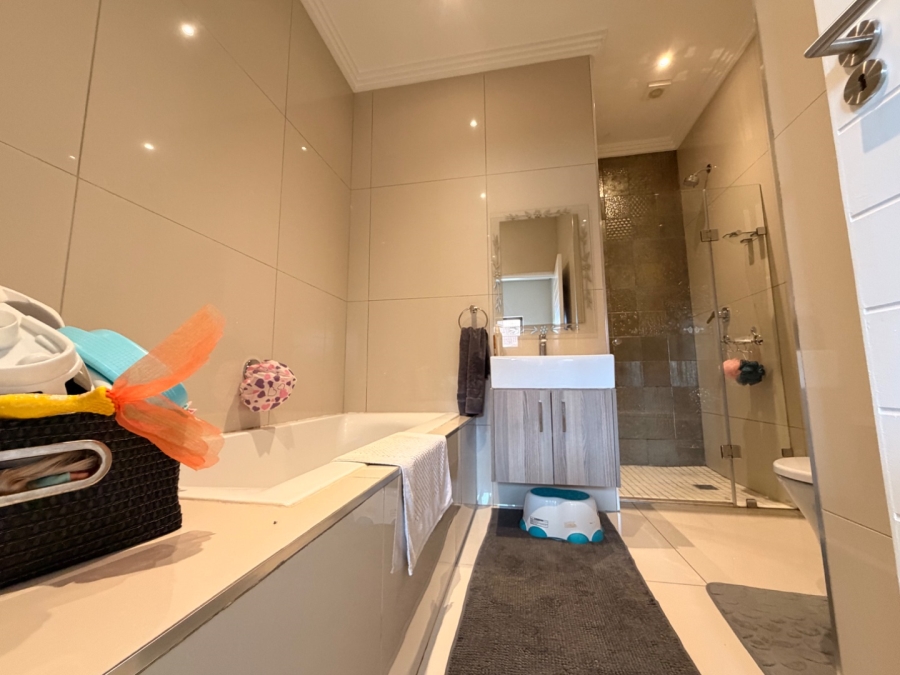 3 Bedroom Property for Sale in Izinga KwaZulu-Natal