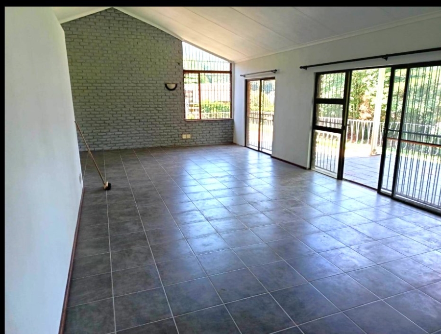 To Let 4 Bedroom Property for Rent in Ferncliffe KwaZulu-Natal