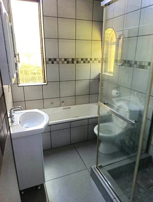 To Let 4 Bedroom Property for Rent in Ferncliffe KwaZulu-Natal
