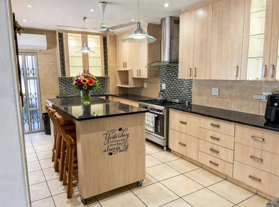 5 Bedroom Property for Sale in Meer En See KwaZulu-Natal