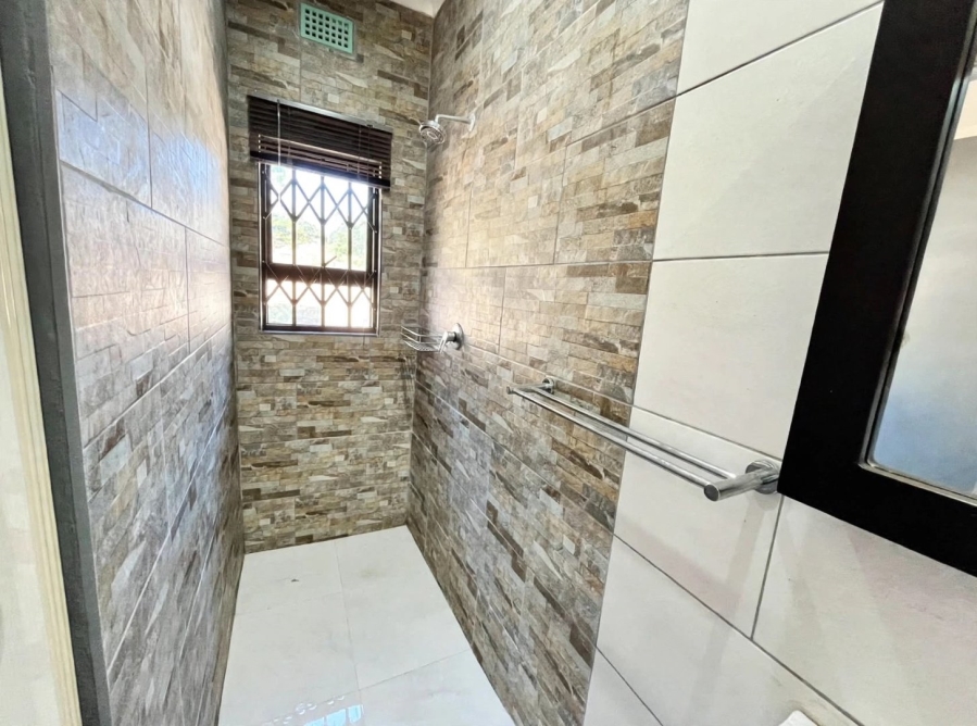 5 Bedroom Property for Sale in Meer En See KwaZulu-Natal