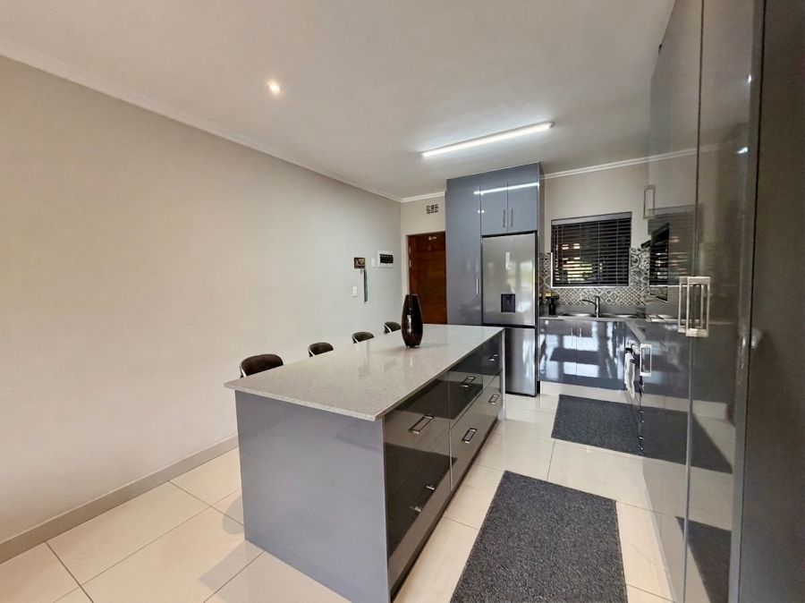 To Let 2 Bedroom Property for Rent in Umhlanga Ridge KwaZulu-Natal