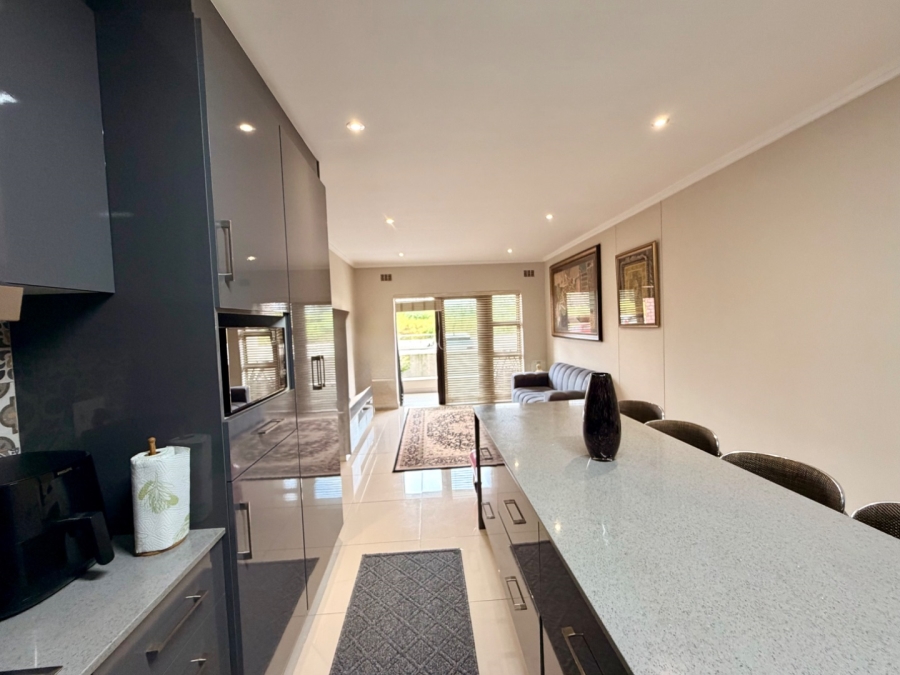 To Let 2 Bedroom Property for Rent in Umhlanga Ridge KwaZulu-Natal