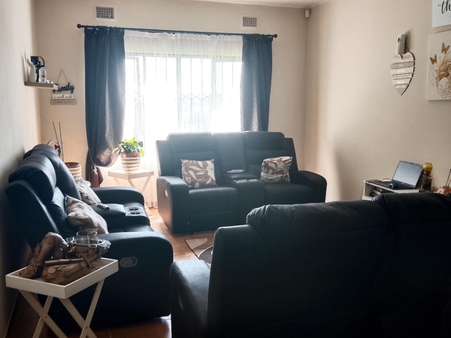 2 Bedroom Property for Sale in Anerley KwaZulu-Natal