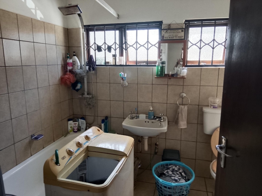 2 Bedroom Property for Sale in Anerley KwaZulu-Natal