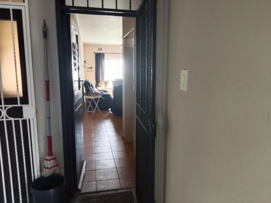 2 Bedroom Property for Sale in Anerley KwaZulu-Natal