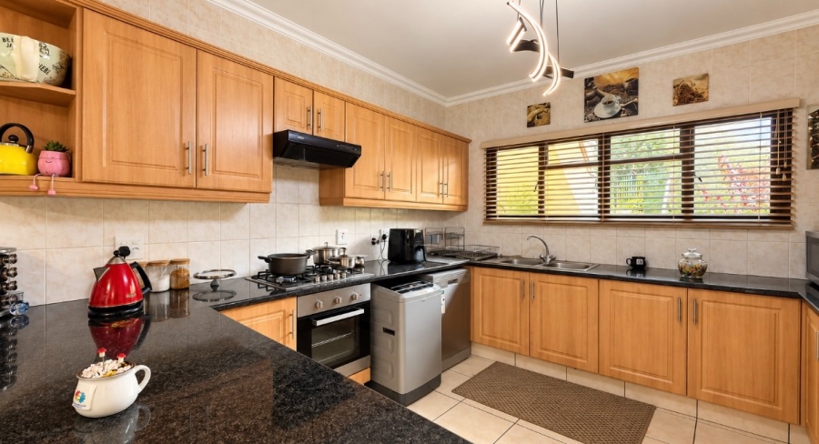 4 Bedroom Property for Sale in St Michaels On Sea KwaZulu-Natal
