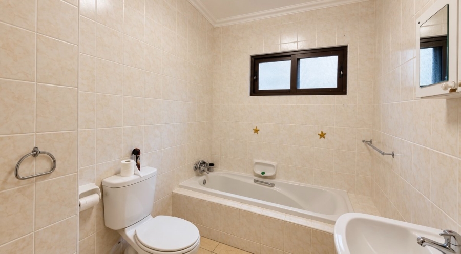 4 Bedroom Property for Sale in St Michaels On Sea KwaZulu-Natal