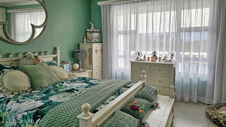 4 Bedroom Property for Sale in Uvongo KwaZulu-Natal