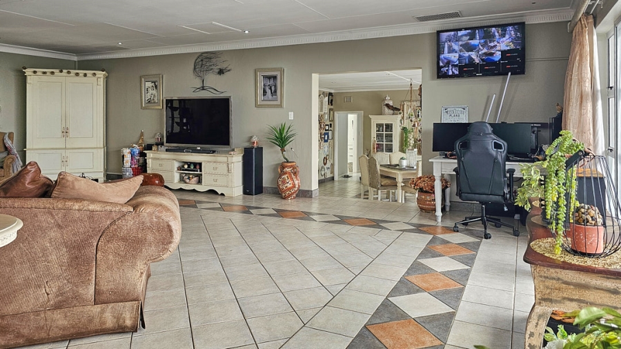 4 Bedroom Property for Sale in Uvongo KwaZulu-Natal