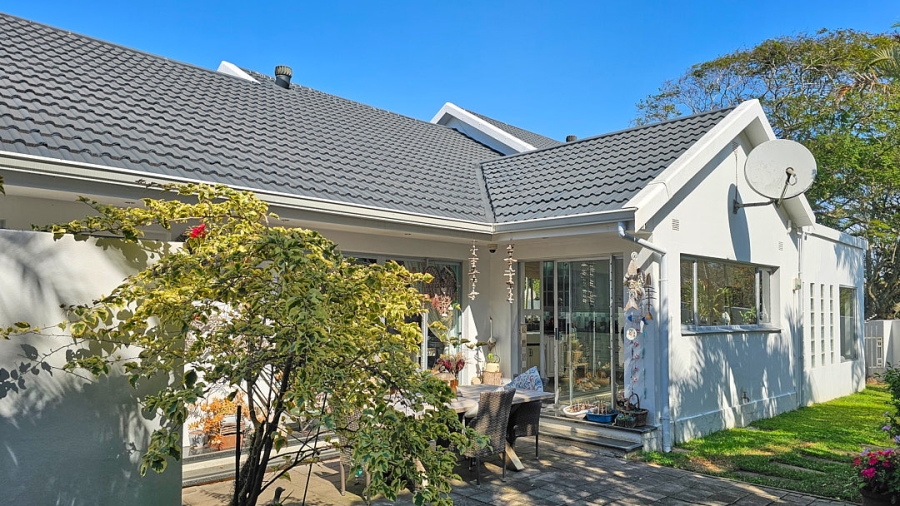 4 Bedroom Property for Sale in Uvongo KwaZulu-Natal
