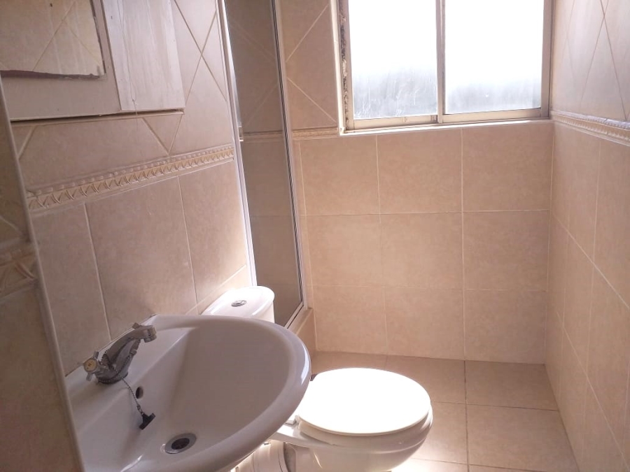 2 Bedroom Property for Sale in Amanzimtoti KwaZulu-Natal