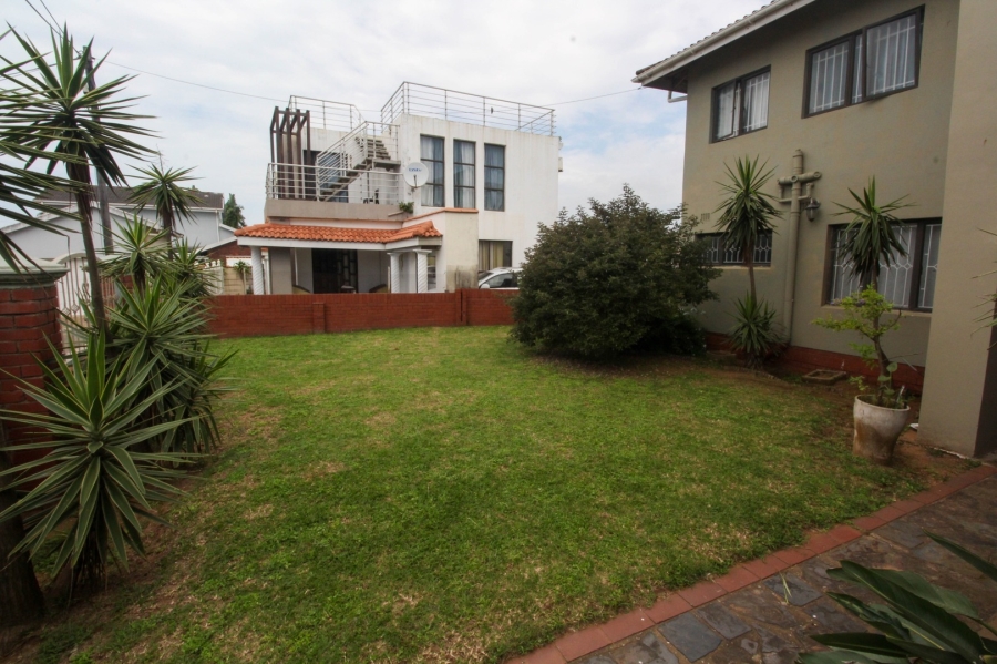 6 Bedroom Property for Sale in Ocean View KwaZulu-Natal