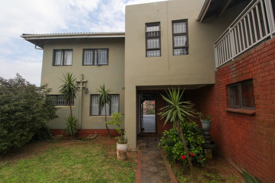 6 Bedroom Property for Sale in Ocean View KwaZulu-Natal