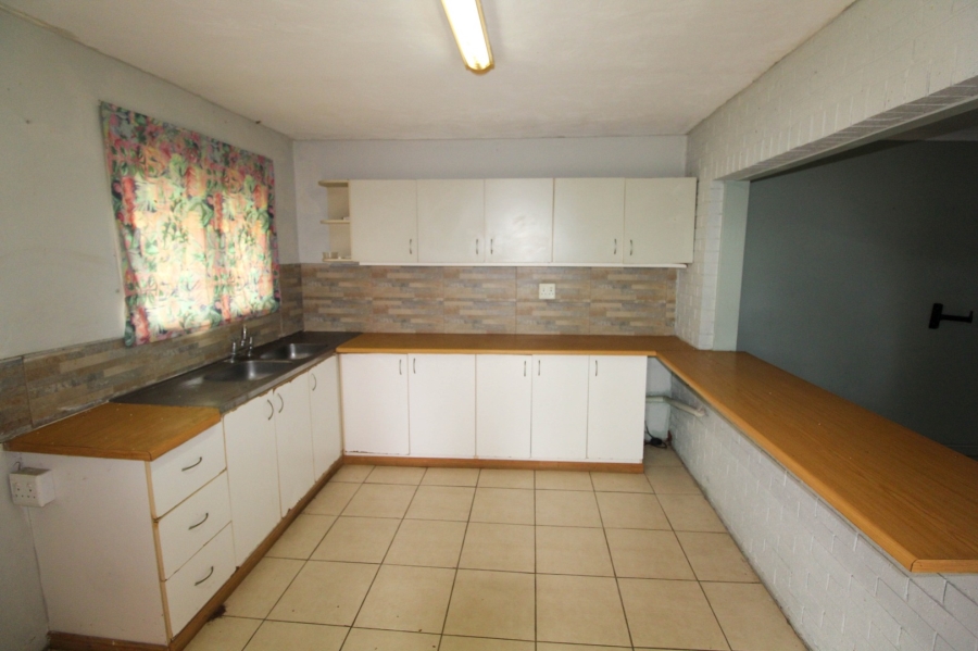 6 Bedroom Property for Sale in Ocean View KwaZulu-Natal