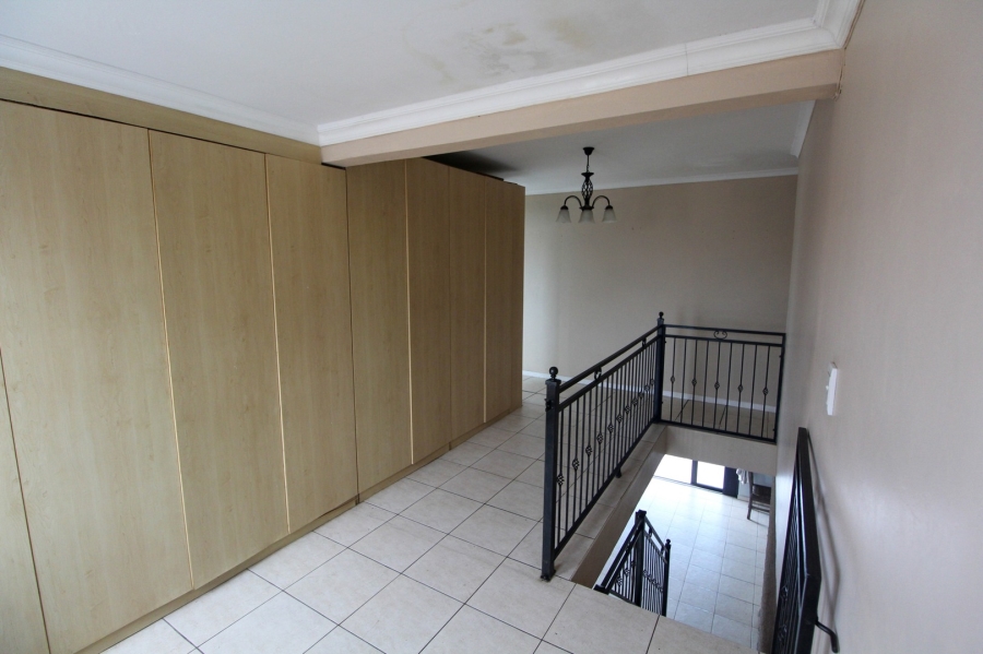 6 Bedroom Property for Sale in Ocean View KwaZulu-Natal