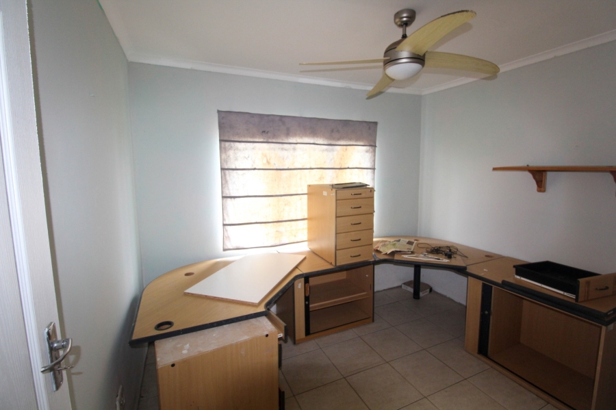 6 Bedroom Property for Sale in Ocean View KwaZulu-Natal