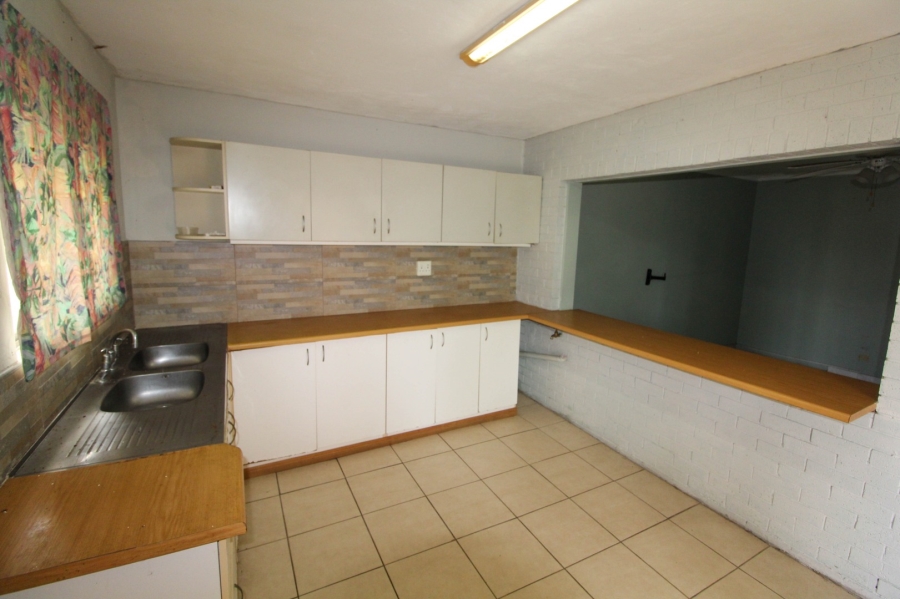 6 Bedroom Property for Sale in Ocean View KwaZulu-Natal