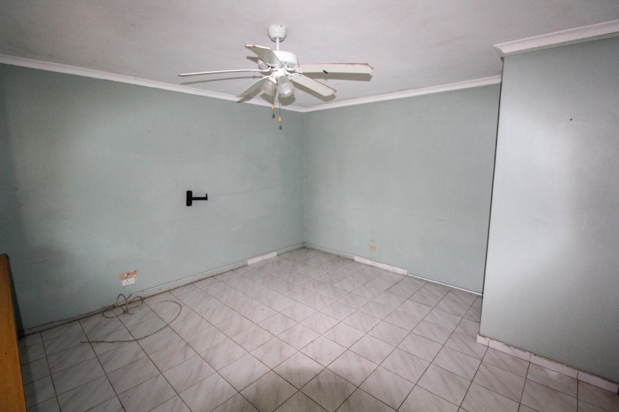 6 Bedroom Property for Sale in Ocean View KwaZulu-Natal