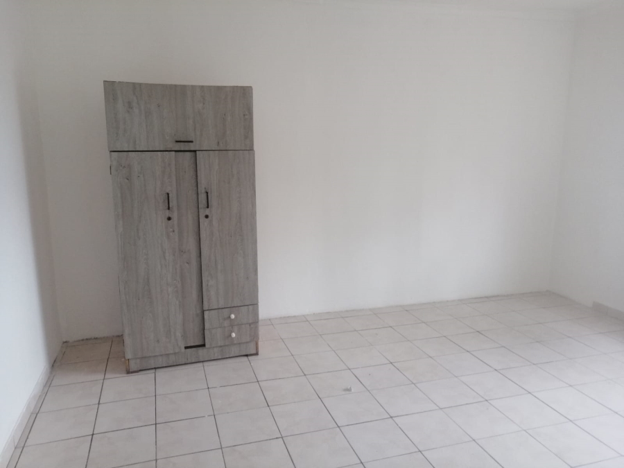 To Let 4 Bedroom Property for Rent in Overport KwaZulu-Natal