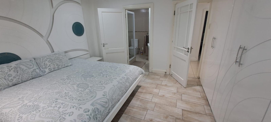 5 Bedroom Property for Sale in New Town Centre KwaZulu-Natal