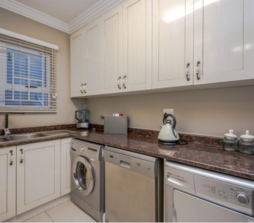 To Let 3 Bedroom Property for Rent in Shakas Rock KwaZulu-Natal