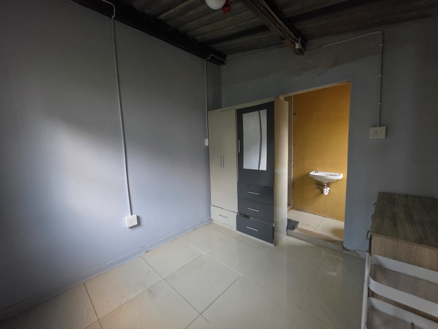 1 Bedroom Property for Sale in Woodlands KwaZulu-Natal