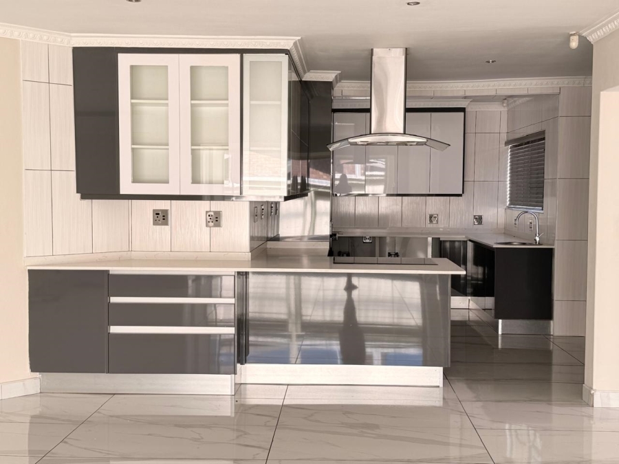 3 Bedroom Property for Sale in Aviary Hill KwaZulu-Natal