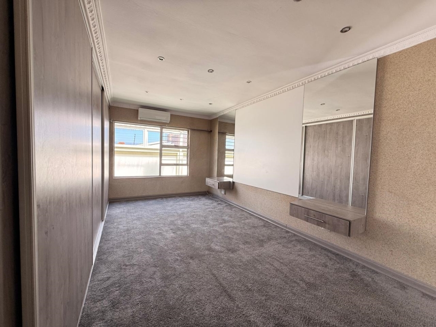 3 Bedroom Property for Sale in Aviary Hill KwaZulu-Natal