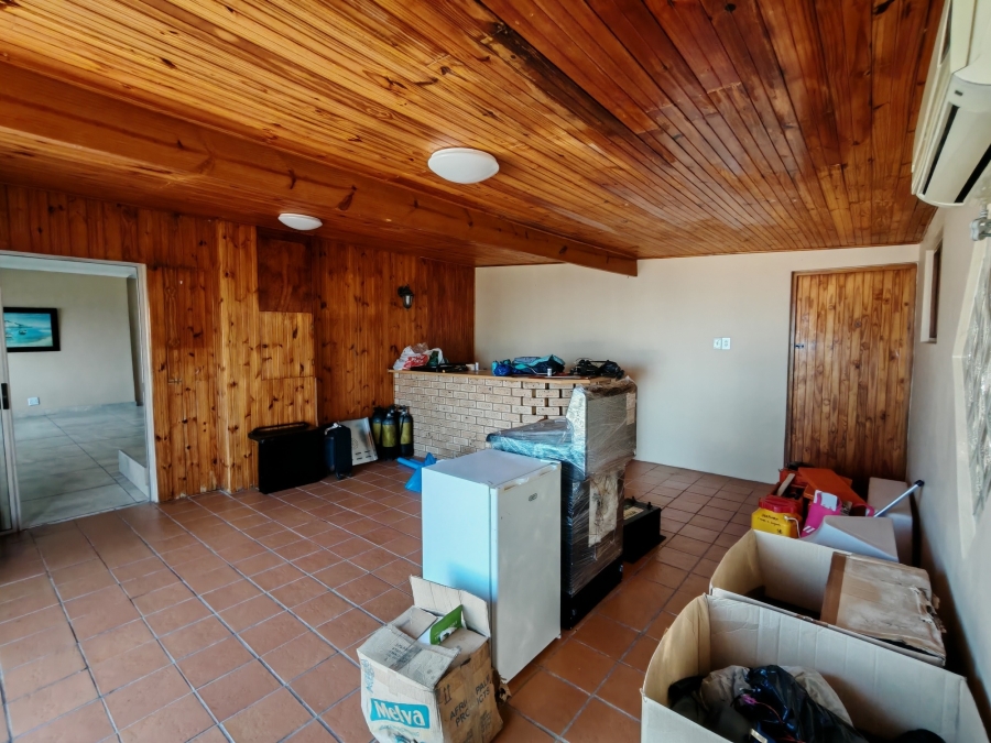 5 Bedroom Property for Sale in Bluff KwaZulu-Natal