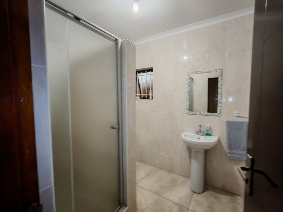 5 Bedroom Property for Sale in Bluff KwaZulu-Natal