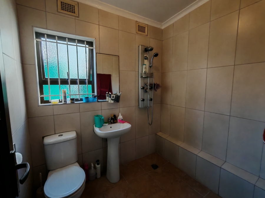 5 Bedroom Property for Sale in Bluff KwaZulu-Natal