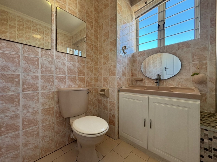 2 Bedroom Property for Sale in Essenwood KwaZulu-Natal