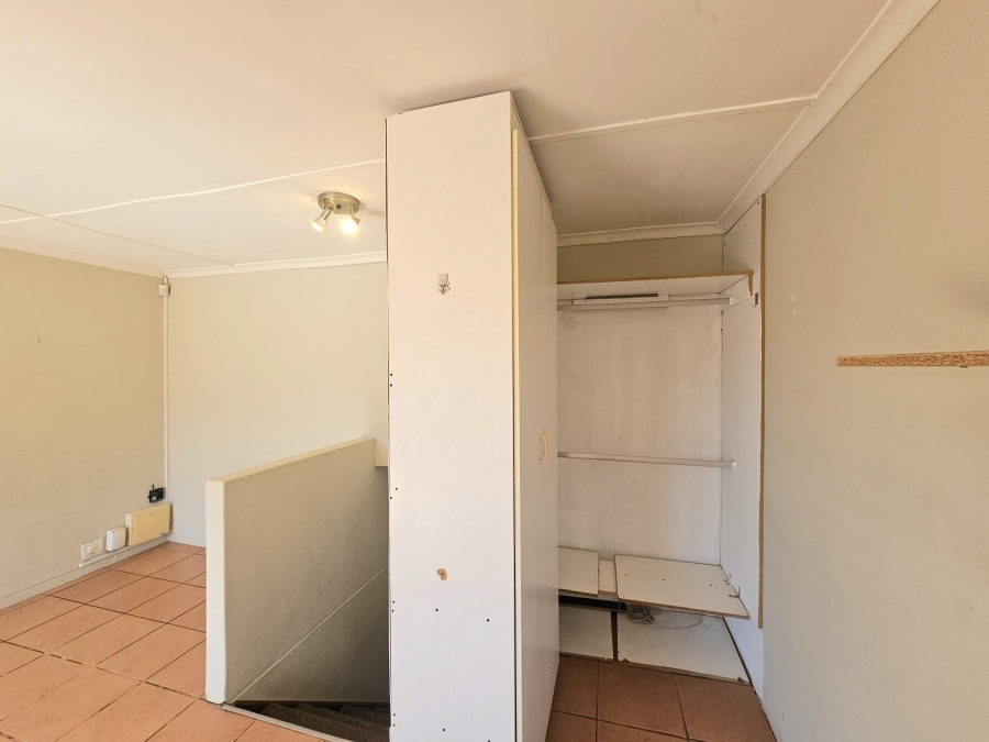 To Let 1 Bedroom Property for Rent in Malvern KwaZulu-Natal