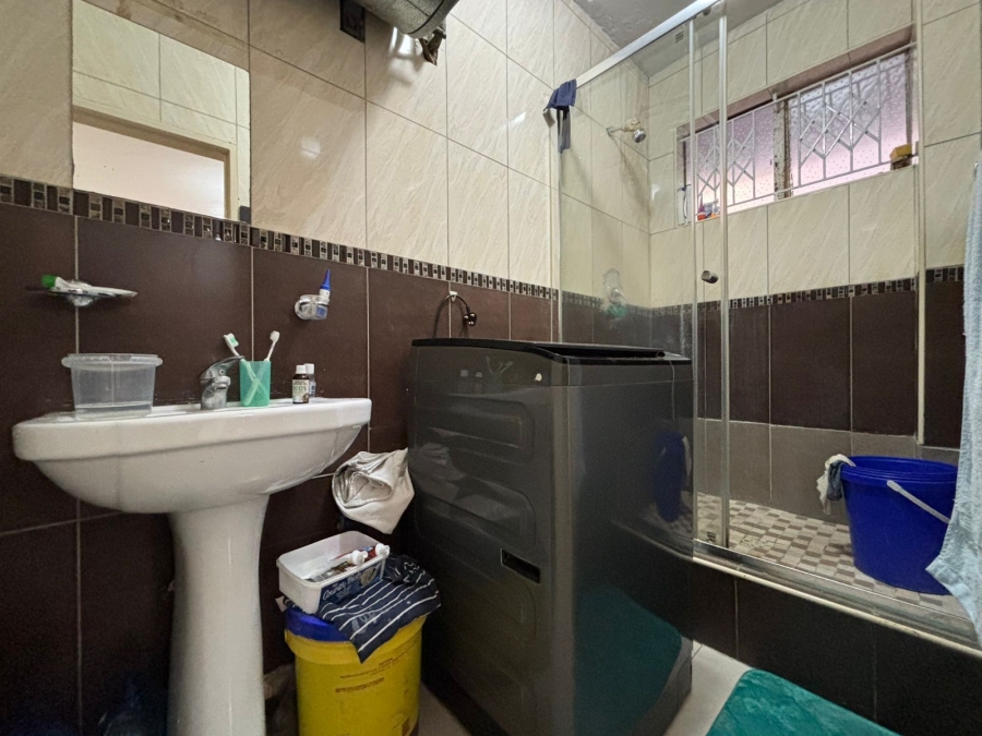 1 Bedroom Property for Sale in Overport KwaZulu-Natal